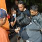Anggota Sat Resnarkoba Polres Sikka saat melakukan penggeledahan terjadap terduga /Sumber foto: Humas Polres Sikka