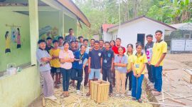 Peserta Abdimas﻿ STPM St. Ursula di Desa Tanalangi﻿ Usai Kegiatan Membuat Bak Sampah Dari Bambu /Foto: MJ