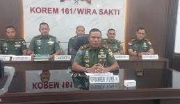 Danrem 161/Wira Sakti Bersama Segenap Pejabat Korem 161/Wira Sakti /Sumber foto: Tim