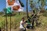 Aksi menanam  pohon kelapa oleh PAC GP Ansor Pulau Ende. Sabtu (16/08/2025). Foto:Tim