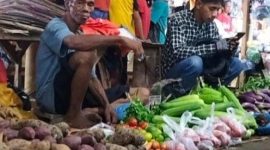 Pedagang pasar Wuring di Kelurahan Wolomarang, Kecamatan Alok Barat, Kabupaten Sikka.