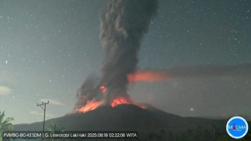 Erupsi Gunung Lewotobi Laki-Laki, Senin, 18 Agustus 2025 pukul 02.21 WITA (Dok: PVMBG)

