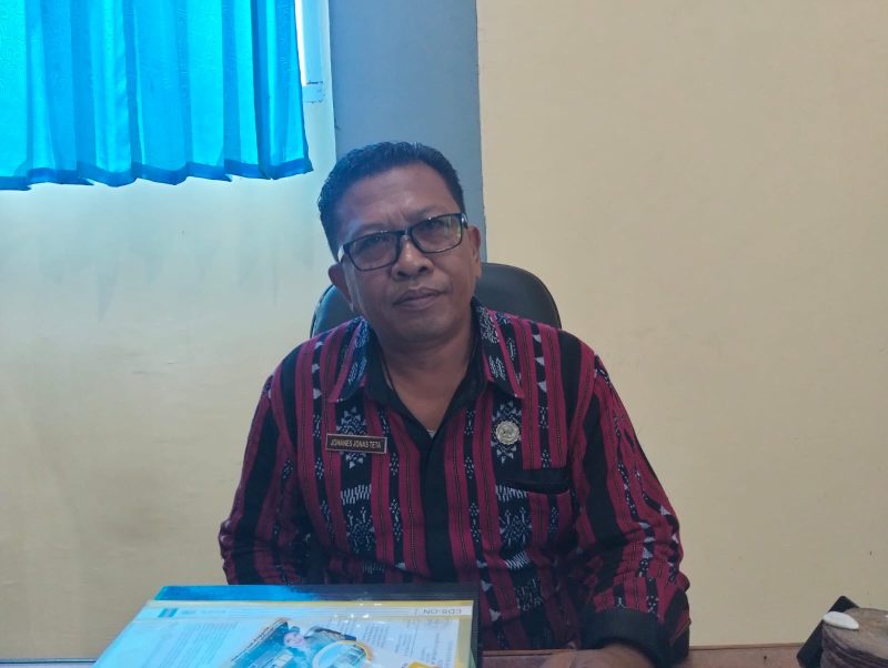 Kepala Sekolah SMAN 1 Maumere: Johanes Jonas Teta, S.Pd /foto: Irma