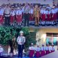 Kasat Lantas Polres Ende, IPTU I Gede Wisna memimpin langsung upacara bendera dalam program Police go to school di SDK St.Theresia Ende 3 /foto:Istimewa