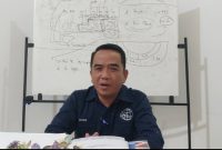 Kepala Kantor Pertanahan Sumba Timur, Kuntoro Hadi Saputra saat diwawancarai awak media di ruang kerjanya, Kamis (30/4/2026). 
